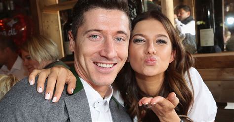 Robert Lewandowski: Neue Familienfotos mit seinen。